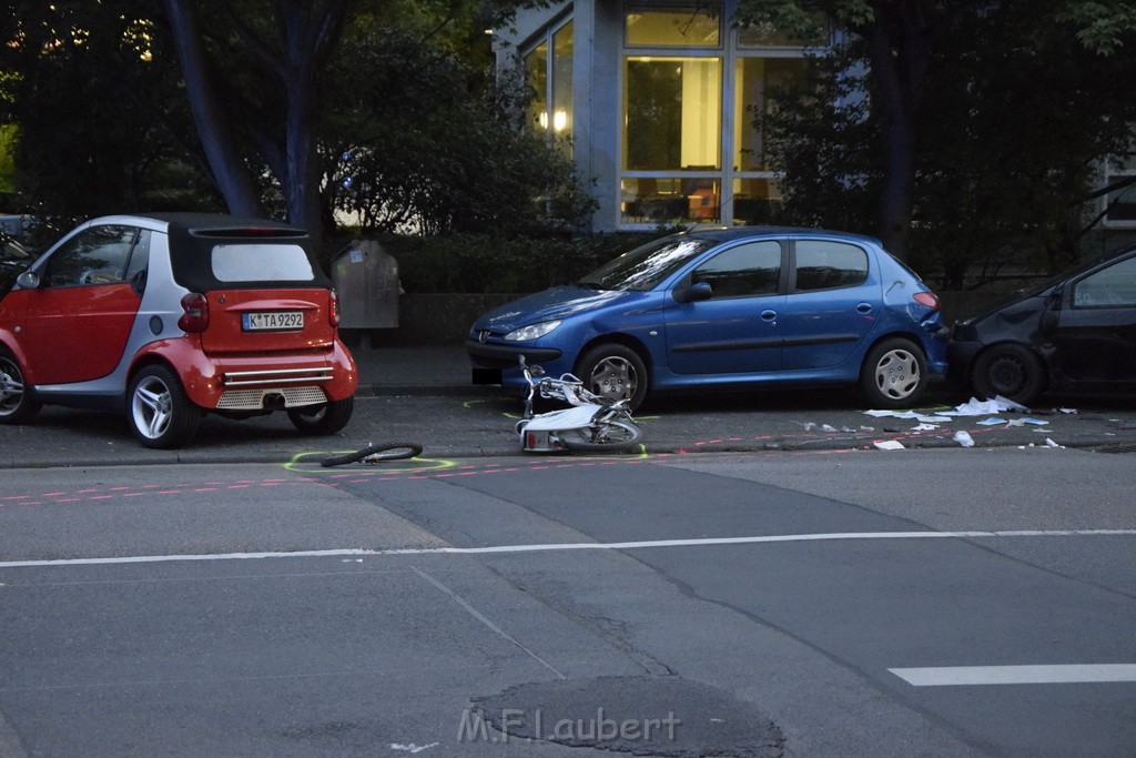 Schwerer VU PKW Rad Koeln Deutz Giessenerstr Betzdorferstr P006.JPG - Miklos Laubert